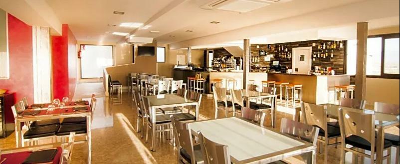 Hostal Catedritos Ibericos A-5 Km 154 A 5 Km De Oropesa A 1 Km De Herreruela De Oropesa Dış mekan fotoğraf