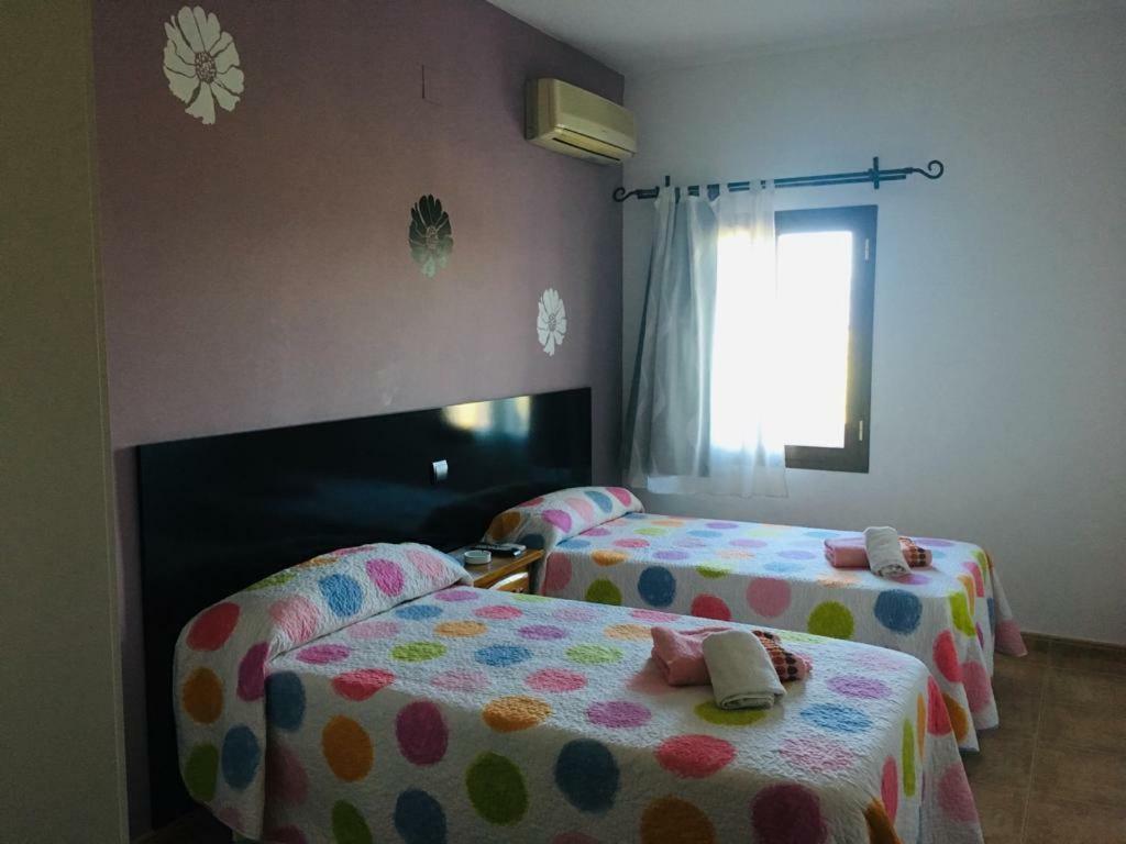 Hostal Catedritos Ibericos A-5 Km 154 A 5 Km De Oropesa A 1 Km De Herreruela De Oropesa Dış mekan fotoğraf